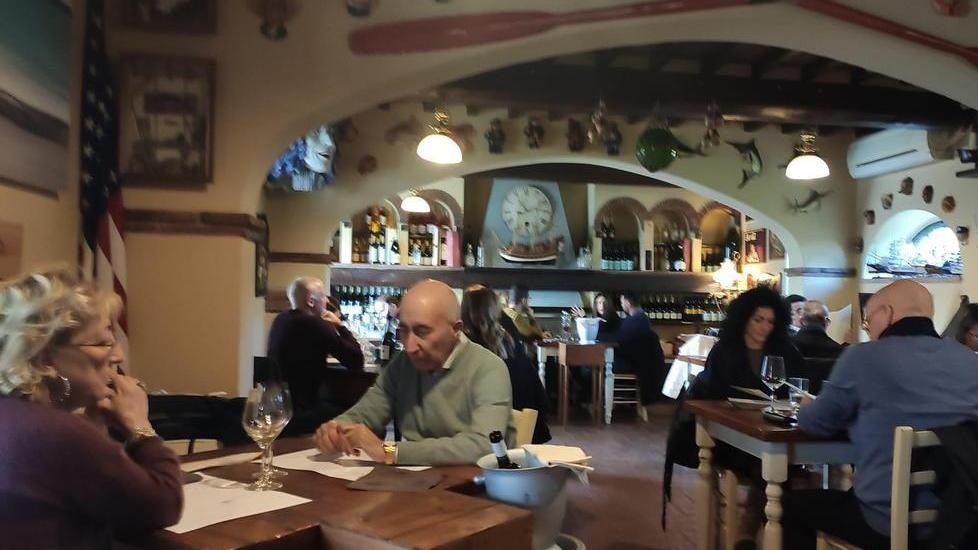 In coro Confesercenti e Confcommercio: «Servono nuove regole»