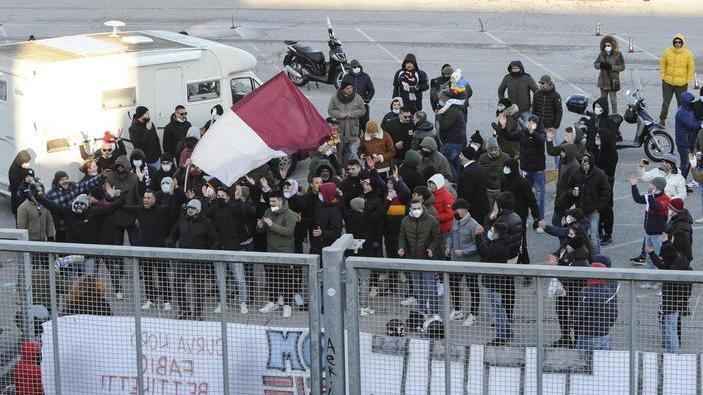 Quei cori al gelo, fuori dallo stadio Perché «il Livorno siamo noi»