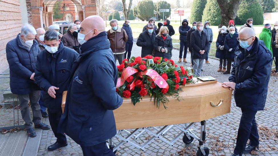 Perdomi, l’addio tra i garofani «La politica come missione»
