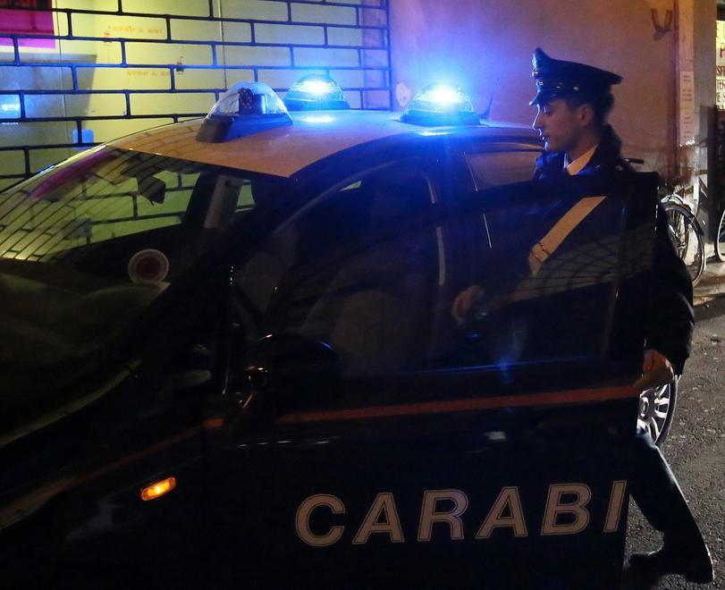 Picchiata e rapinata al culmine di una lite Caccia all’aggressore 