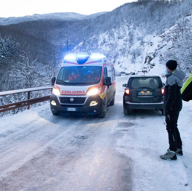 La neve appena caduta si stacca: 33enne muore travolto dalla valanga 