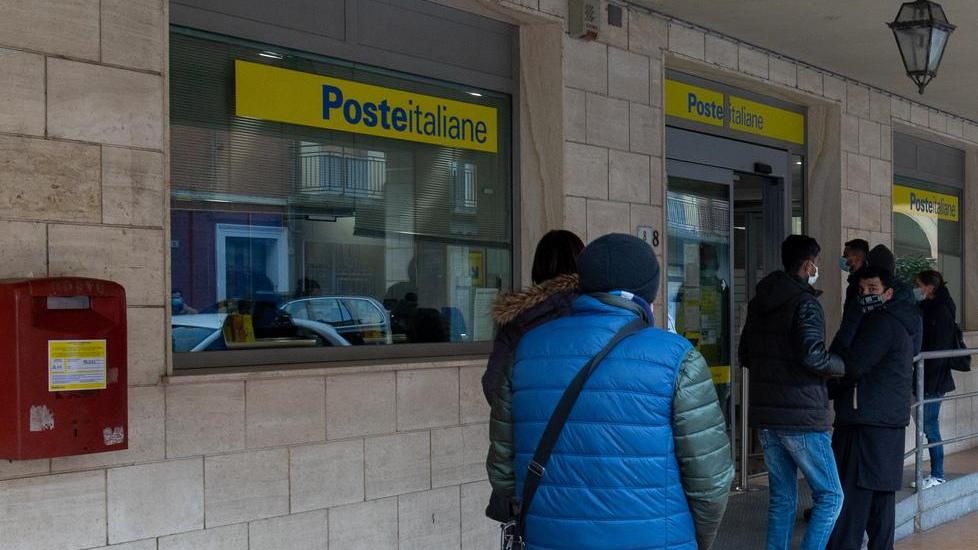 Le Poste verso la normalità: vecchi orari per altri sei uffici del Ferrarese