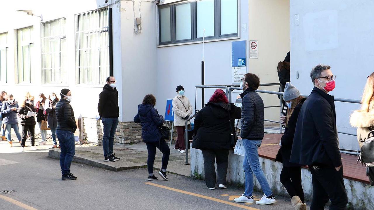 Da Montecatini per farsi il vaccino, partita la campagna anche ad Avenza
