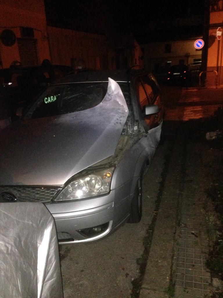 Porto Torres, incendiarono due auto: denunciati tre ragazzi 