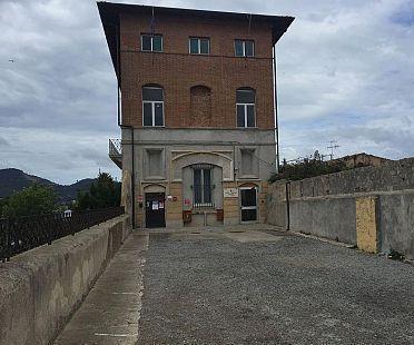 Termosifoni spenti, gli studenti del Foresi non fanno lezione 