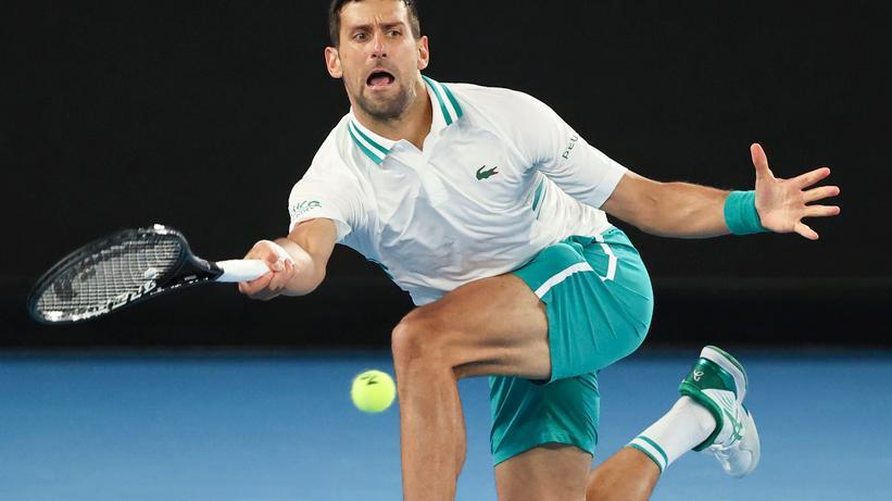 Djokovic avanti soffrendo contro Raonic, Dimitrov fa fuori a sorpresa Thiem