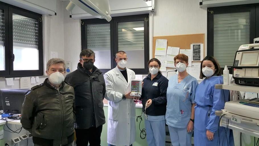 Il gruppo fotografico dona all’ospedale un monitor medicale