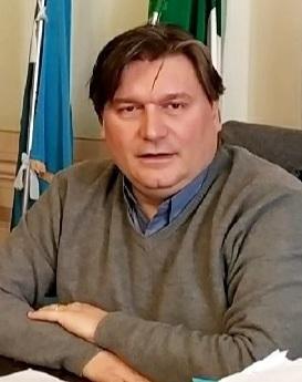 «Metodi arroganti», Covitto si dimette 