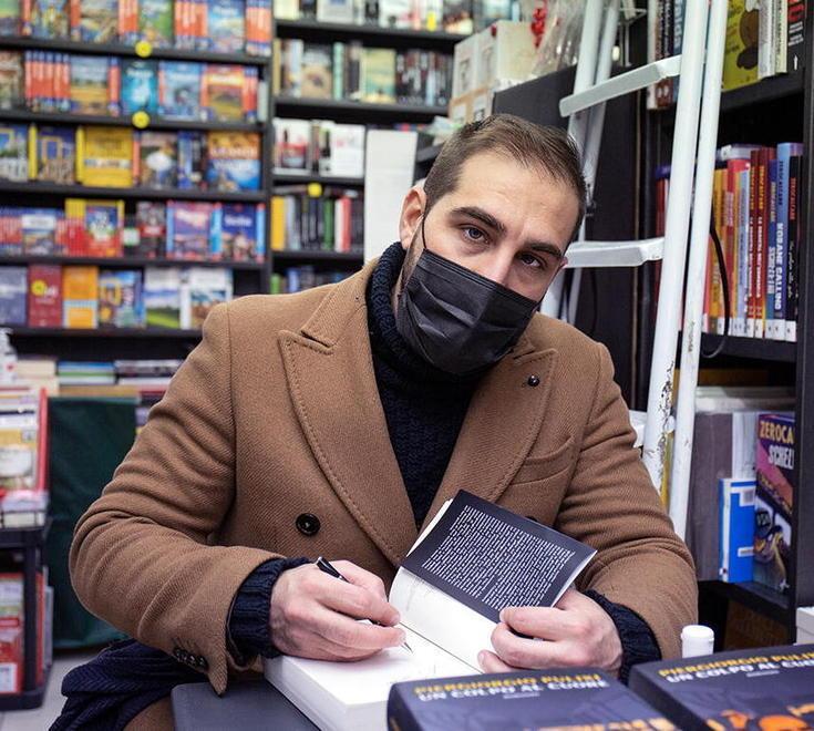 Dentro i gusti dei lettori, Pulixi libraio per un giorno alla Fogola
