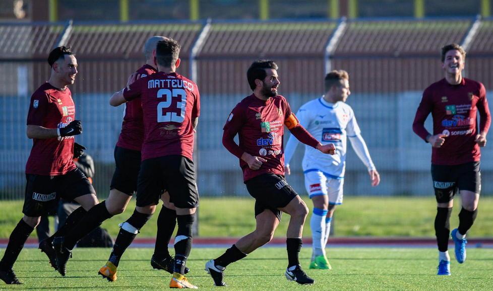 Pontedera, Andrea Caponi più veloce del vento il suo gol vale la salvezza anticipata e non solo 