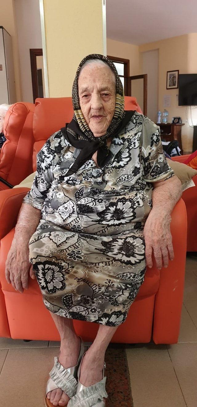 Maria Filomena Madeddu ha 102 anni e ha fatto il vaccino contro il Covid