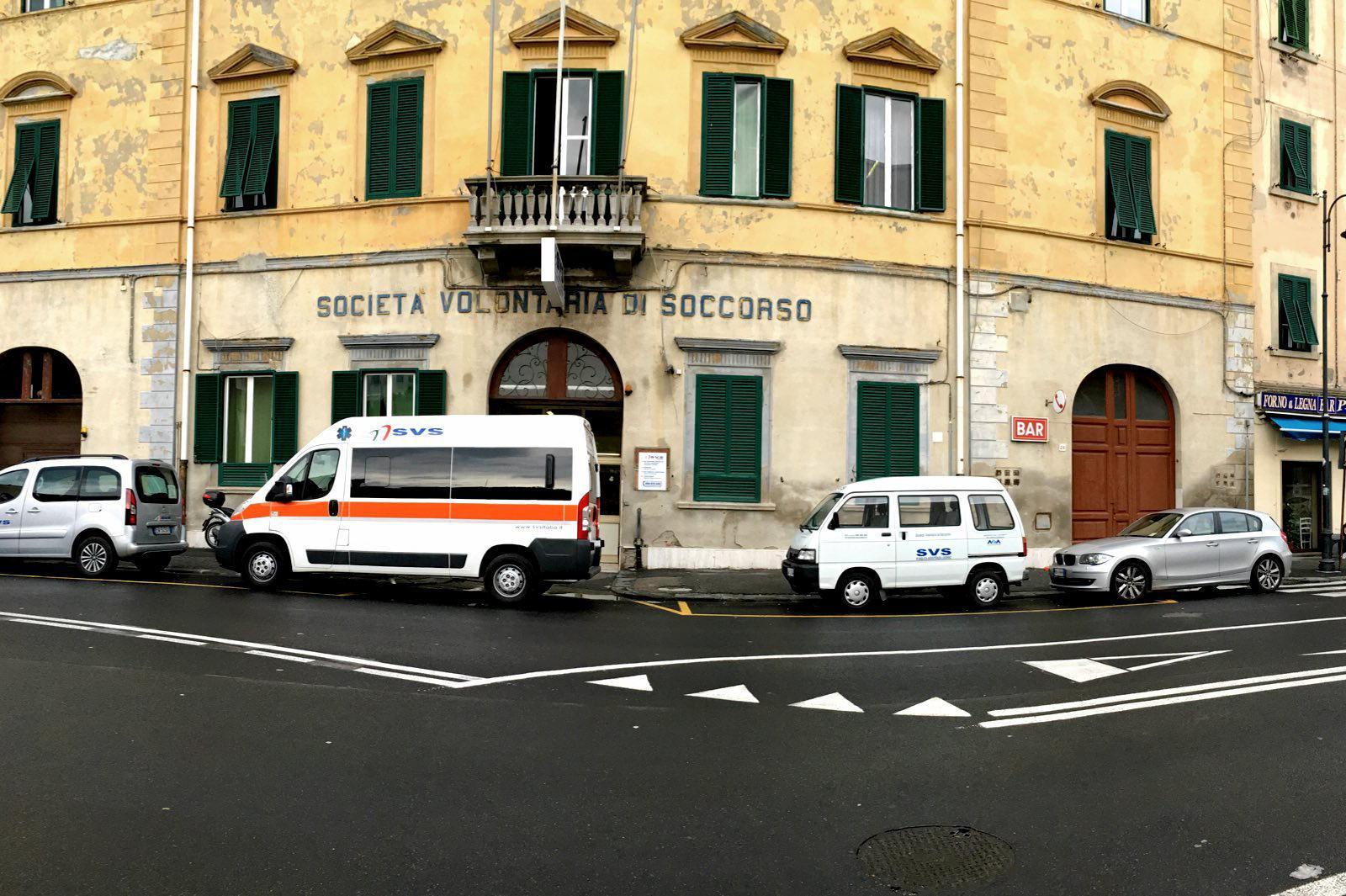 Trasportò l’anziano nudo: autista dell'ambulanza sospeso e senza paga per sette giorni