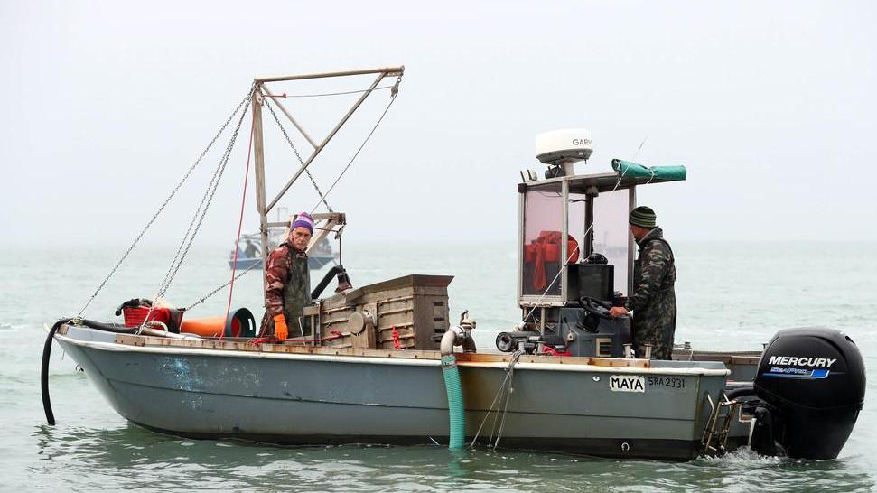 Pesca e concessioni, i canoni minimi aumentano del 700% e ai Lidi è protesta