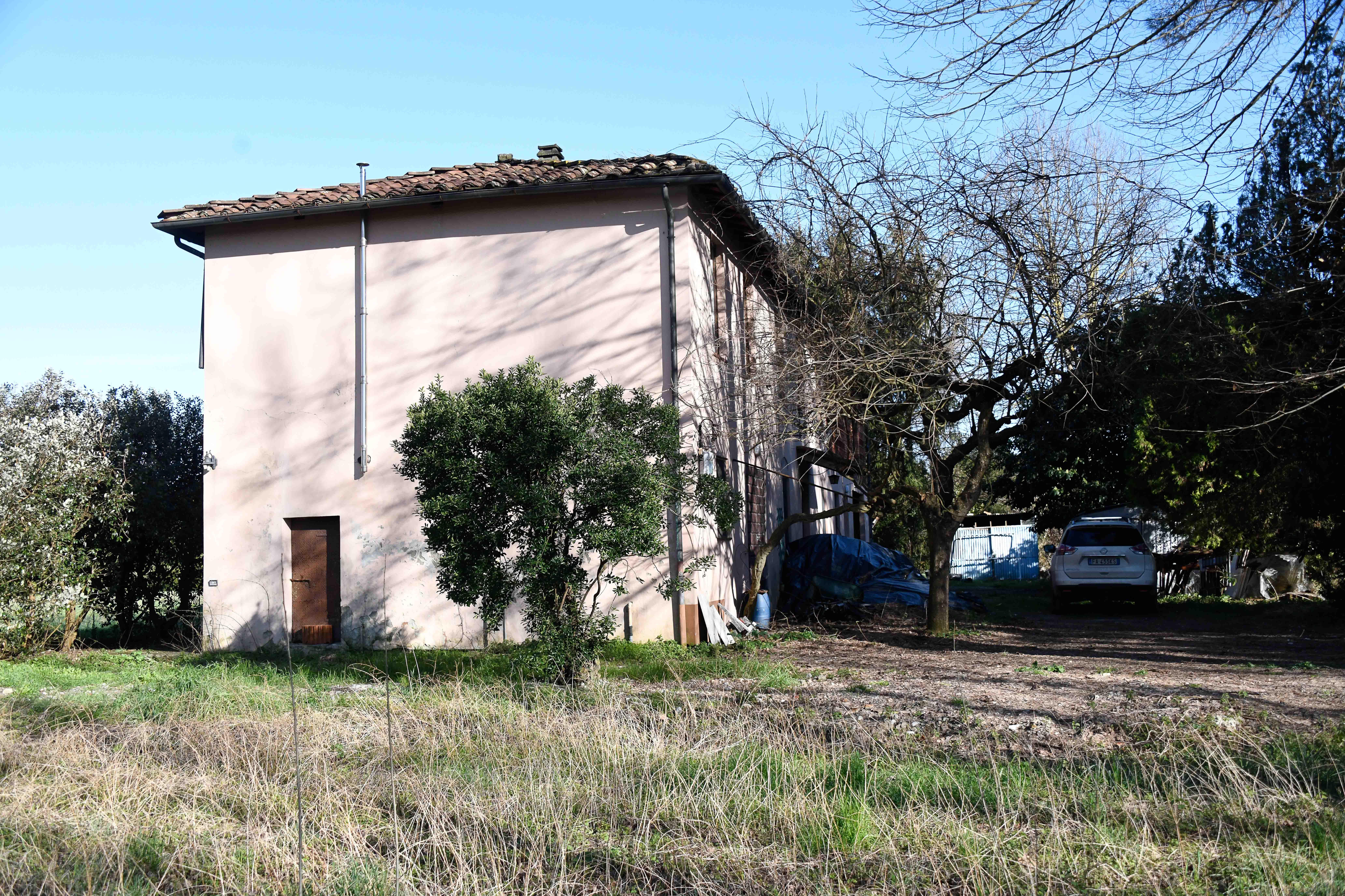 Sette furti in due anni in una casa in ristrutturazione. Il proprietario: «Non ne posso più» 