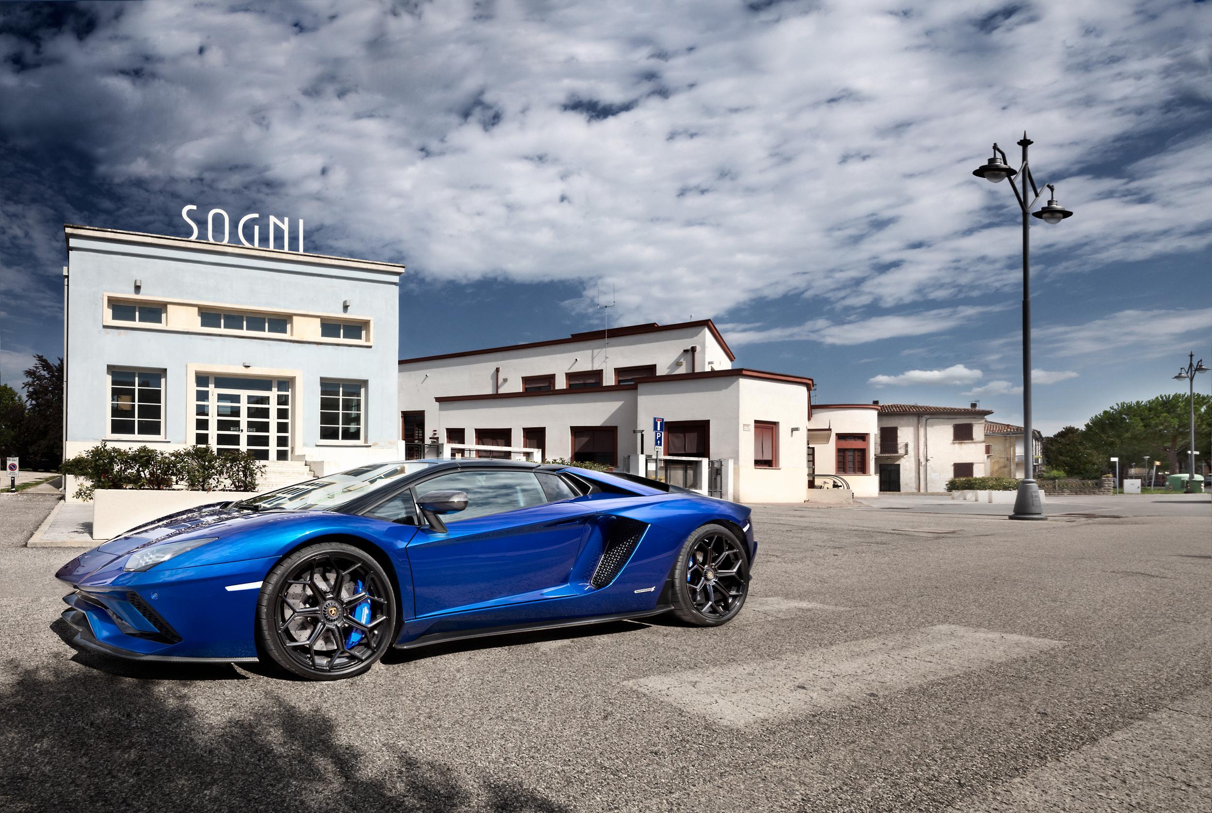 Una Lamborghini (foto di archivio)