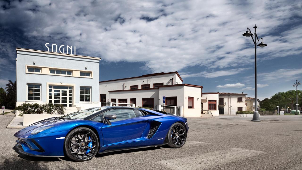 Una Lamborghini (foto di archivio)