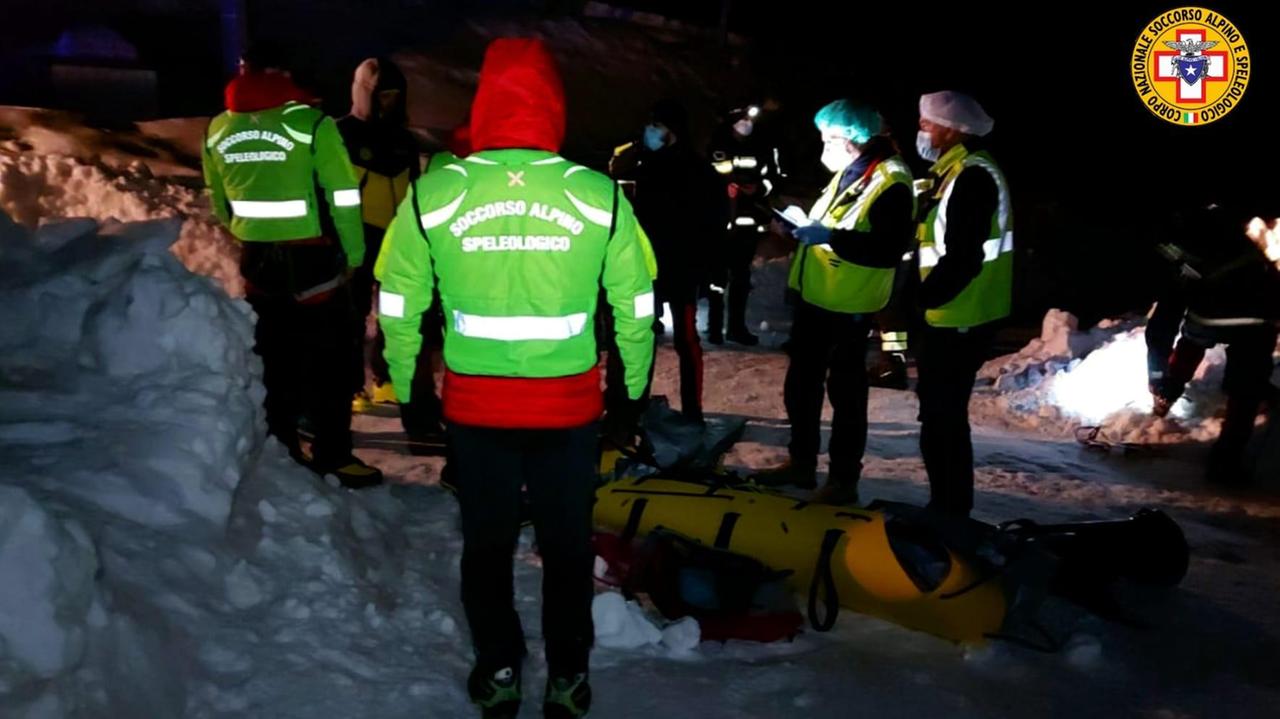 I volontari del Soccorso alpino durante le ricerche