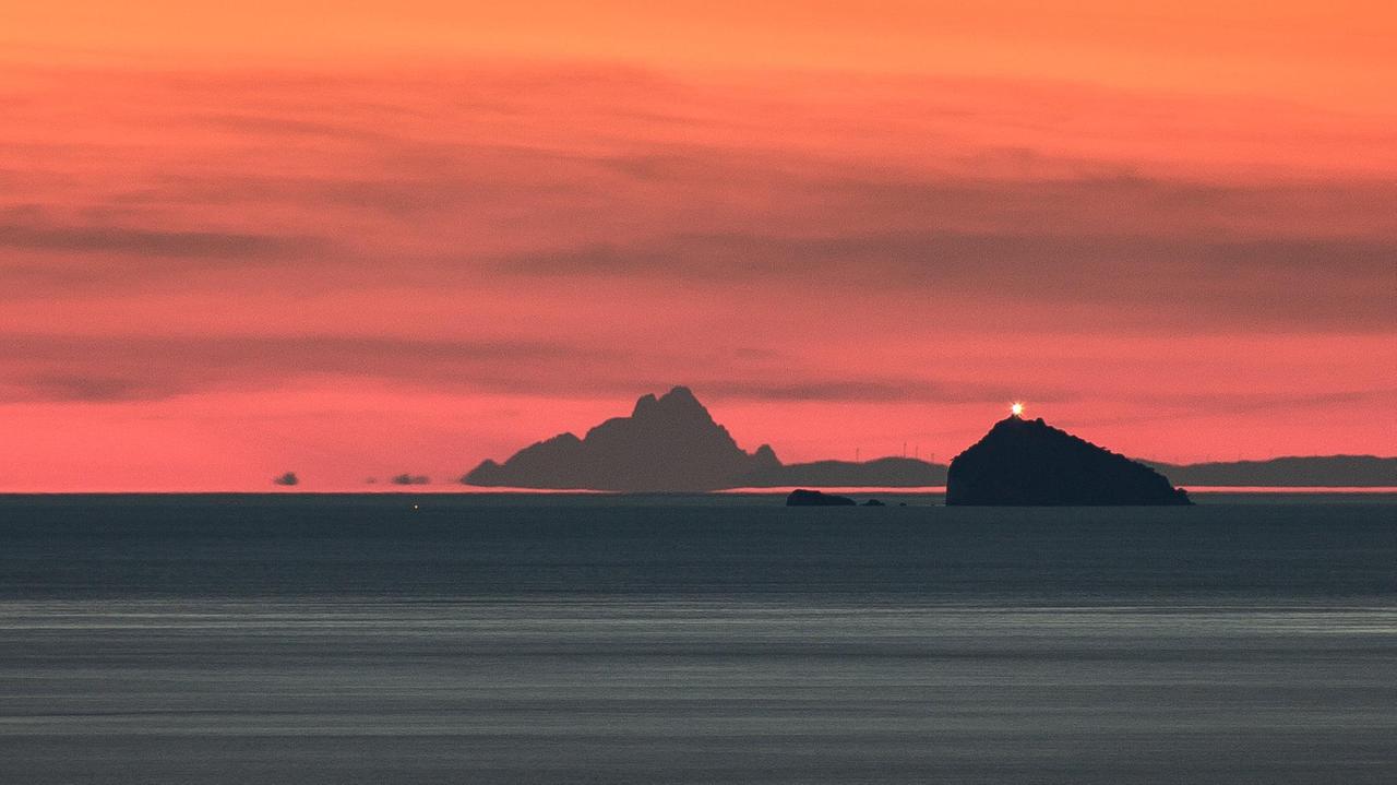Spopola la foto del Monviso ripreso da Mommio Castello