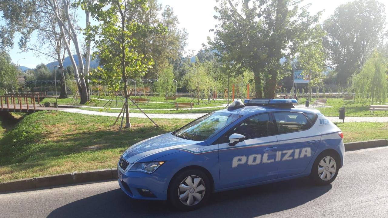 Si finge cliente e ruba in gioielleria: arrestata una donna di 45 anni