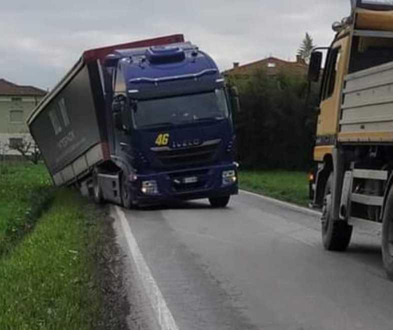 Incubo velocità sulla strada di Moriano ma l’autovelox è bloccato dalla burocrazia 