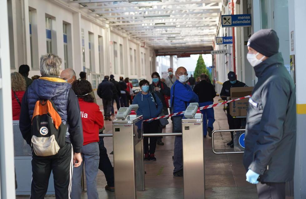 Piaggio e mascherine, sospeso lo sciopero di 15 minuti a fine turno 