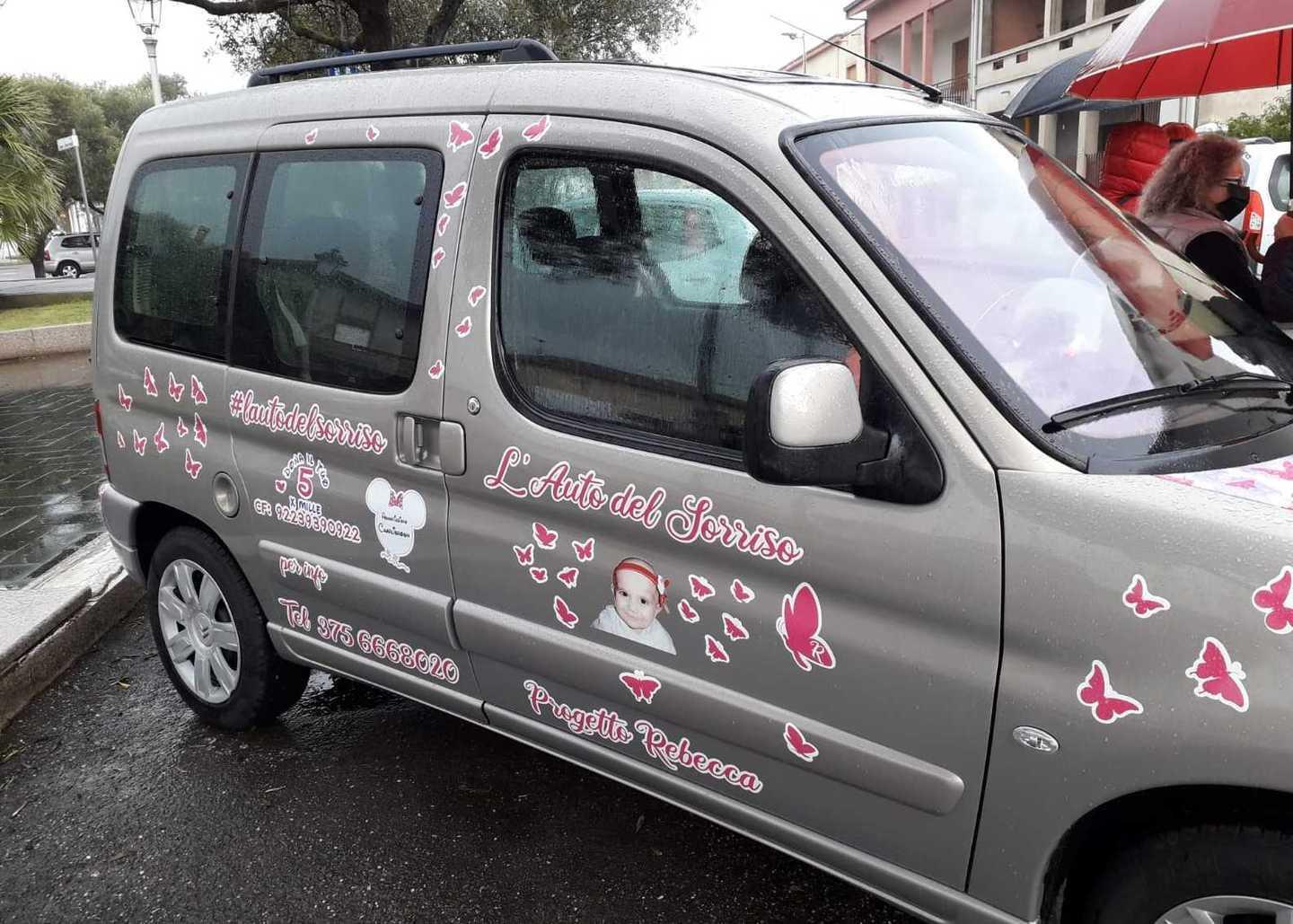Auto del sorriso dai volontari Admo 