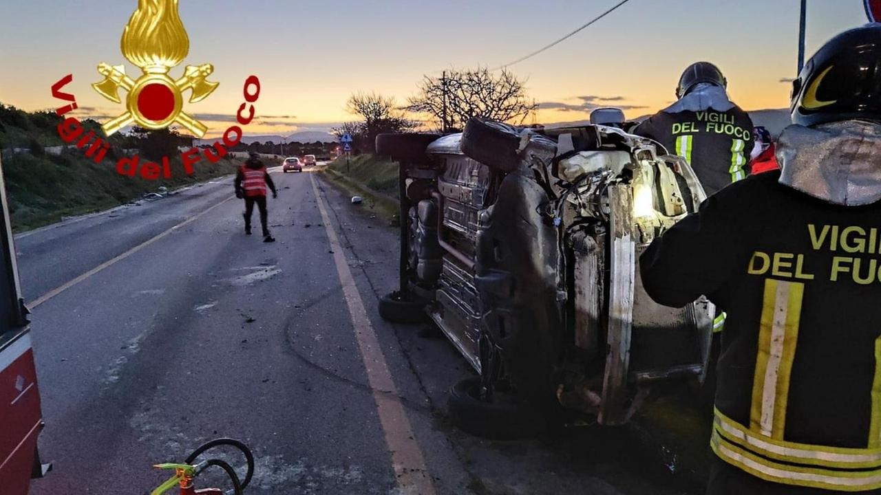 Ghiaccio sulla strada, furgone si ribalta a Mesu ’e Rios