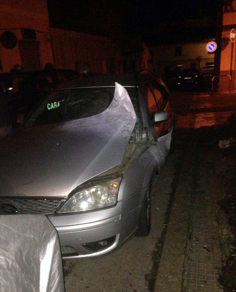 Raid vandalici sulle auto denunciati tre ragazzi 