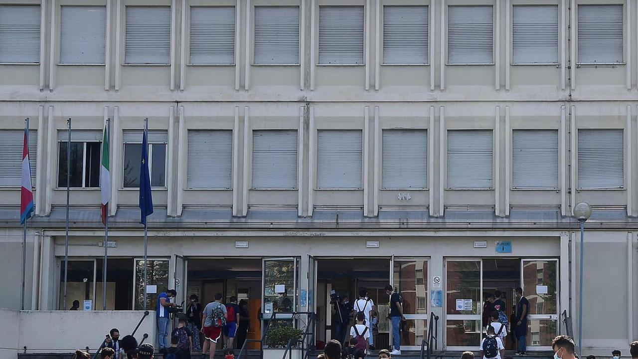 I quattordicenni preferiscono i licei ma uno su 3 sceglie un istituto tecnico
