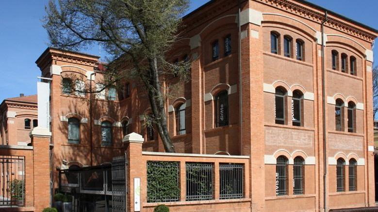Carpi Scatta il divieto di fumare in alcuni angoli della città