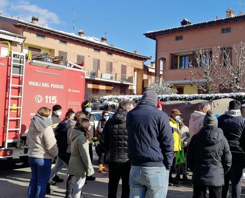 Savignano. Palazzo inagibile dopo l’incendio «Un tetto per le famiglie sfollate» 