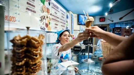 Gelatieri e lavapiatti a Capezzano Pianore
