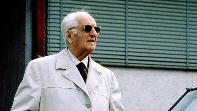Maranello, libri Ferrari da collezione in vendita per sostenere il Centro Dino Ferrari