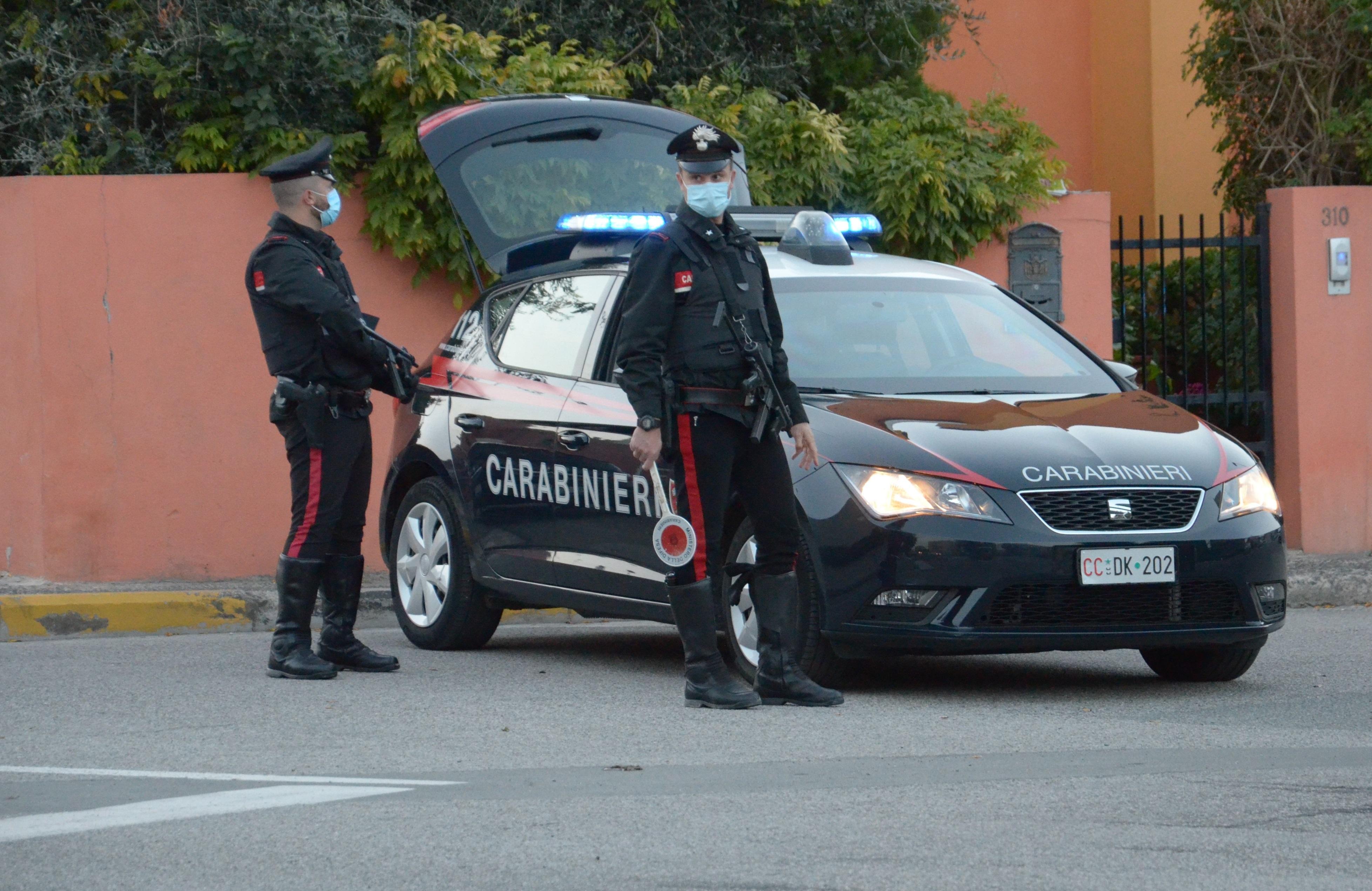 Dolianova, vende parti della sua auto sotto sequestro: denunciato