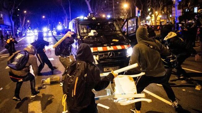 Spagna: manifestazioni per rapper arrestato, incidenti