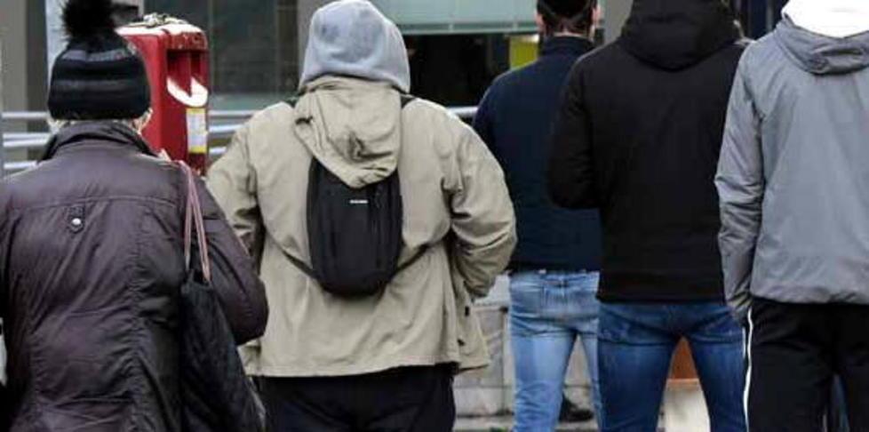 In fila al Cup, lunghe attese in piedi e al freddo