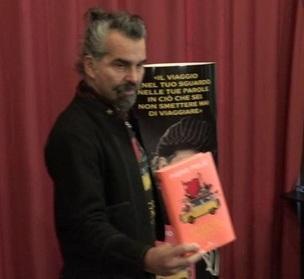 Con “Spacca l’infinito” Piero Pelù apre le porte della vita lontana dal palco 