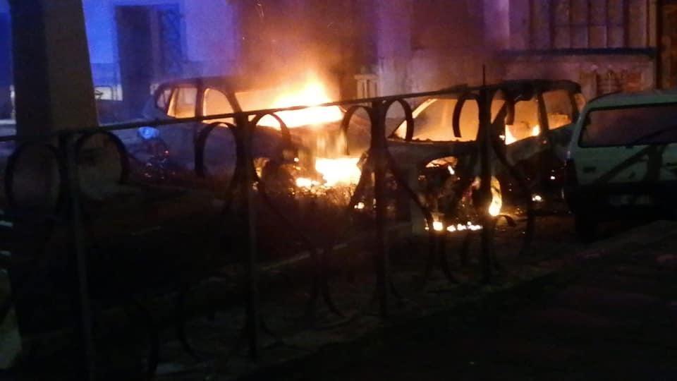 Fivizzano, tre auto a fuoco nella notte. Due, distrutte, sono del presidente del Parco delle Apuane 