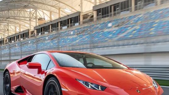 Lamborghini sceglie Livorno per il nuovo spot mondiale