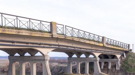 Il ponte è lesionato Impedito il passaggio ai mezzi pesanti