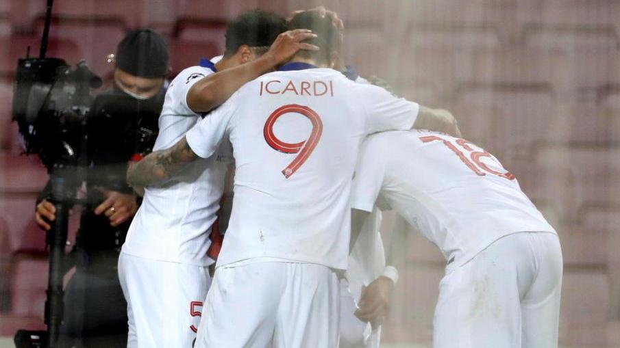 Mbappè fa tris, poi Kean Gita sulle macerie del Barça Il Liverpool è sempre vivo