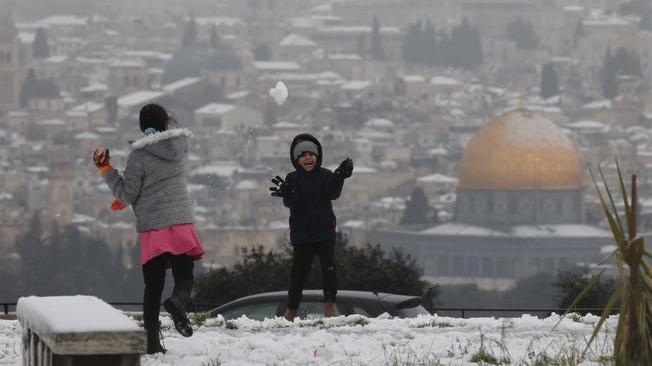 Israele: Gerusalemme questa mattina svegliata con la neve