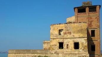 La Torre di Baratti difesa lanciando pietre Torre Mozza comandata dalle sorelle Bordi