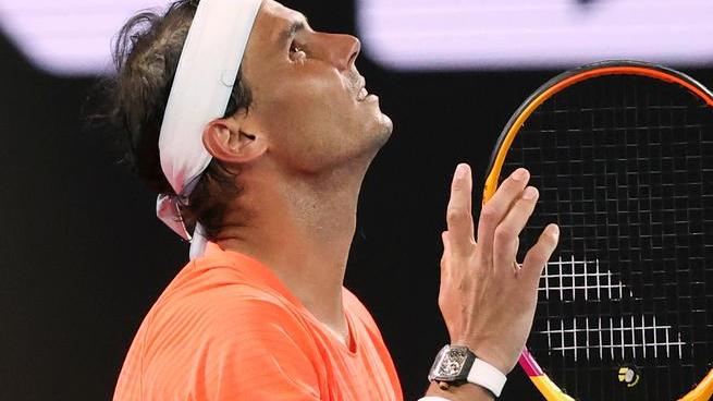 Campione nella sconfitta Nadal cede a Tsitsipas «Lavorerò per migliorare»