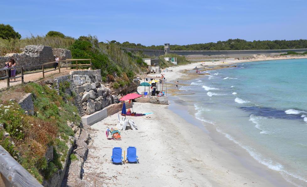 Dalla torre da ristrutturare ai muri di cala Giovanna