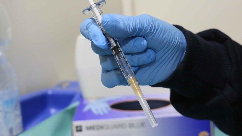 Chi ha già contratto il Covid può vaccinarsi dopo sei mesi