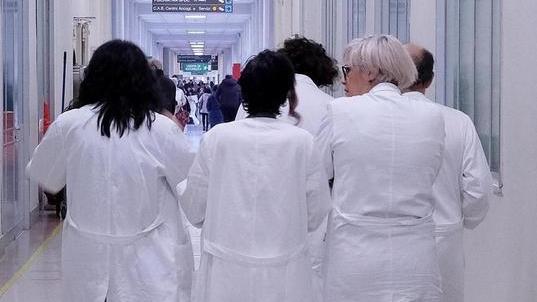 S. Anna, caro pronto soccorso Si cercano medici a 40 euro l’ora