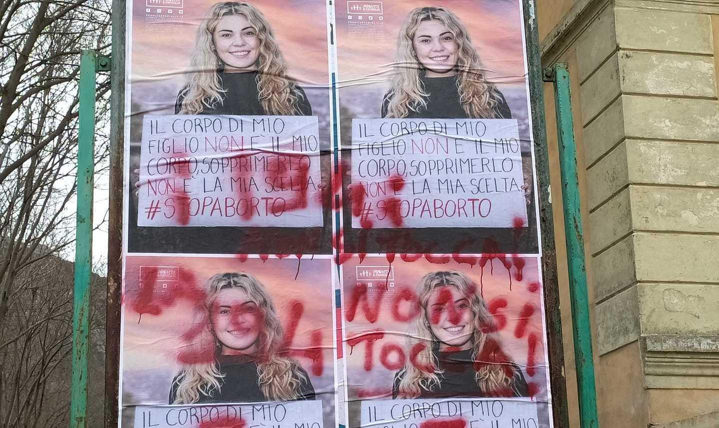 Dorgali, manifesti contro l’aborto: amministrazione all’attacco