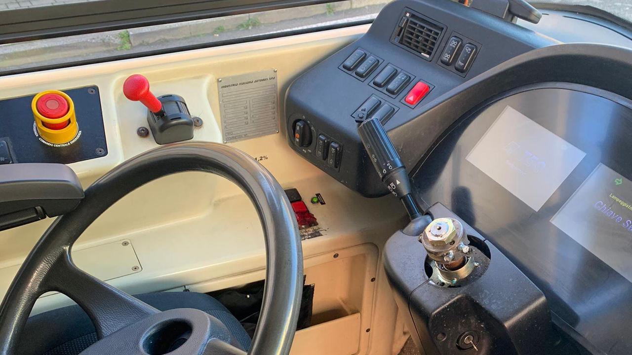 Lo sterzo staccatosi all’improvviso sul bus Ctt a Putignano