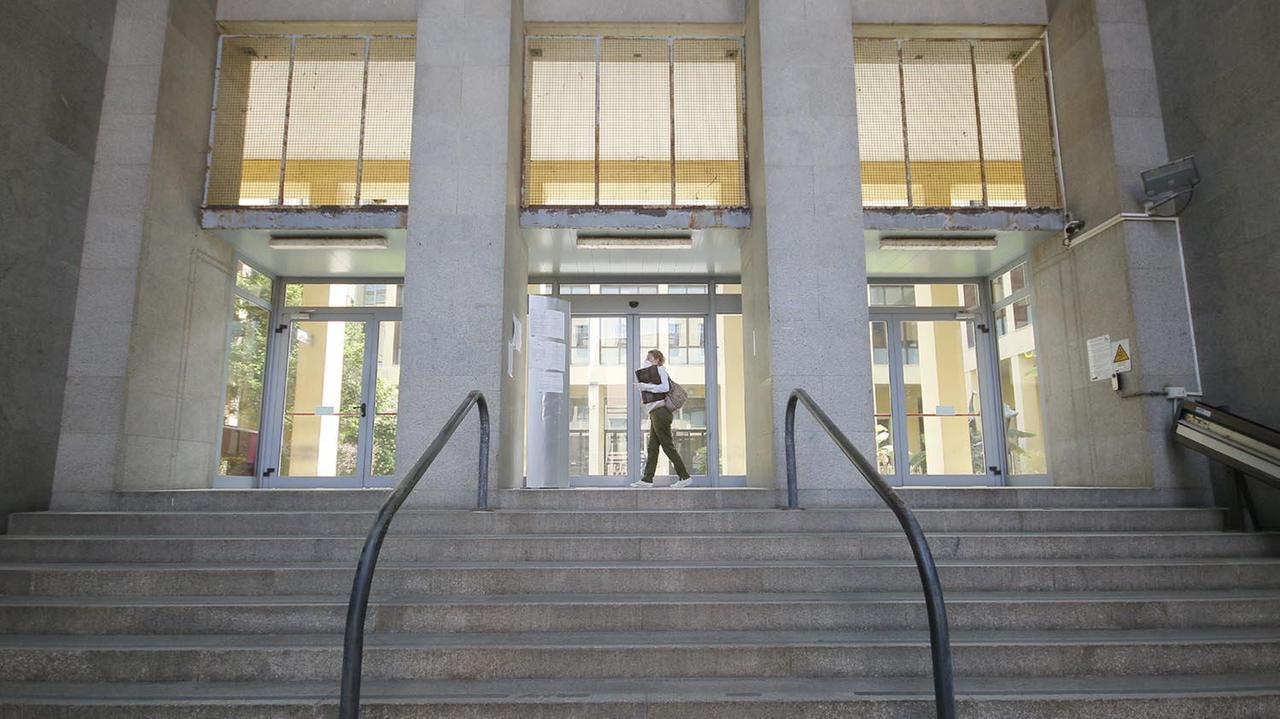 Magistrato “raggirato”, ex compagna a processo